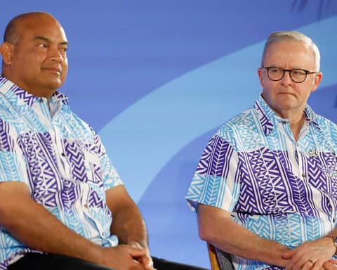 Mixed start for pre-Cop as just two non-Pacific leaders accept Australian invitation to climate summit