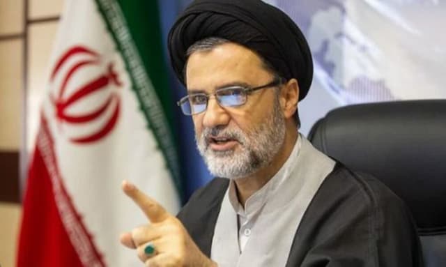 محمود نبویان: دولت عراق پاسخ دهد که چرا جنگنده‌های رژیم صهیونیستی در آسمان عراق در حال تمرین و آماده شدن برای حمله به ایران هستند