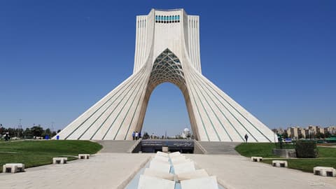 إعلام إيراني يلمح لمحاولة اتهام طهران بحادثة الطائرة الإماراتية