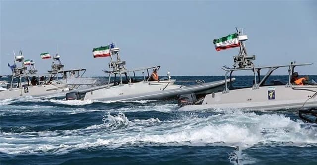 ترمب يلوح بتطور قريب مع إيران.. والحرس الثوري يعلن حوادث بحرية خطرة