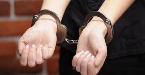 في محافظتين.. تحرير فتاة مخطوفة وأخرى "هاربة" بحوزتها 47 مليون دينار