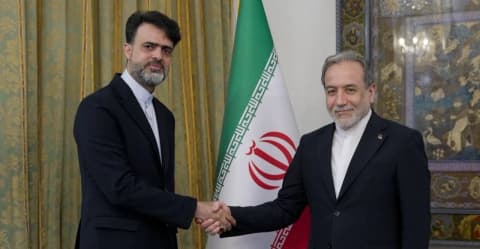 ئیران مەستەفا تەرەفی کەێدە قونسڵ نوو لە بەسرە