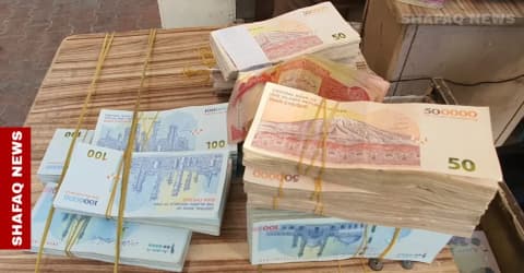 ئیران.. دۆلار لە 236 هەزار توومان رەد کەێد