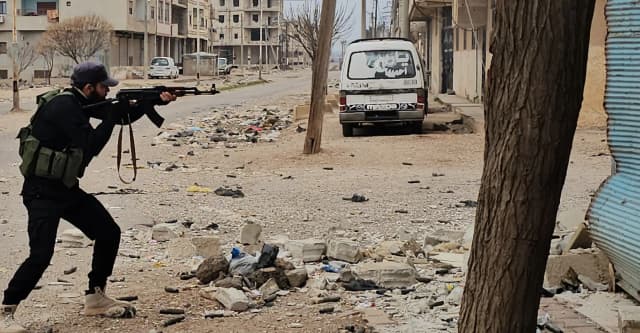 قتلت 3 من عناصره.. الأمن السوري يواصل الاشتباك مع خلية داعش في الصنمين