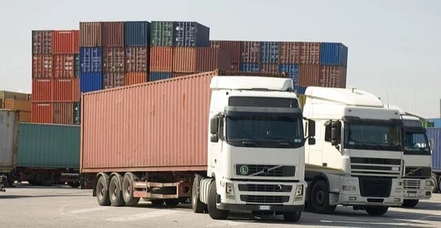 تصدير بضائع بقيمة تجاوزت 453 مليون دولار عبر معبر مهران الحدودي مع العراق