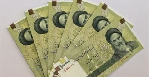 دۆلار لە 250 هەزار تومەن رەد کەێد لە بازاڕ ئازاد ئیرانی لەناو زیایبوین ئاڵۆزییەیل وەگەرد واشنتۆن