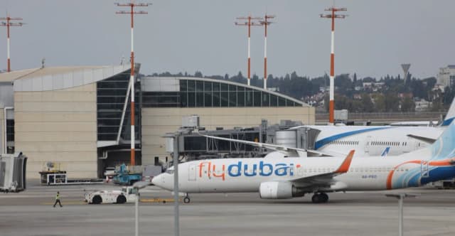 في رحلة تل أبيب.. شجار طياري فلاي دبي يثير إنذار اختطاف ويجبر طائرة على الهبوط في السعودية