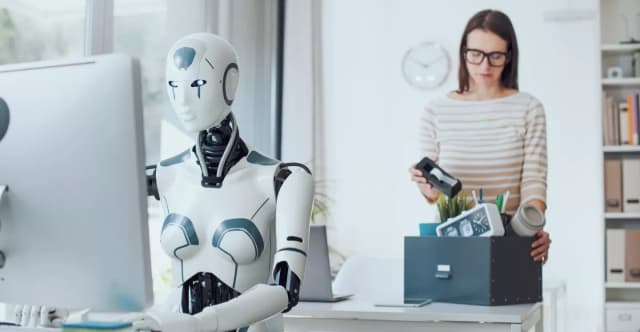 18% أُلغيت بالفعل.. الذكاء الاصطناعي يهدد الوظائف المبتدئة