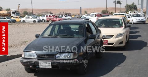 الطوابير تخنق الموصل.. أزمة الوقود تقترب من شهرها الأول وتستنزف جيوب الأهالي (صور)