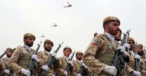 "رويترز": إيران وجهت حلفاءها في العراق والمنطقة بالاستعداد للتصعيد