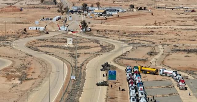 "أهمية اقتصادية".. الرطبة: تطوير منفذ الوليد مع سوريا يتطلب تخصيصات مالية