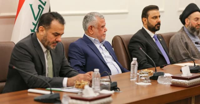 الكشف عن "كواليس" اجتماع الزيدي والإطار: حسم ملفات السلاح والكابينة