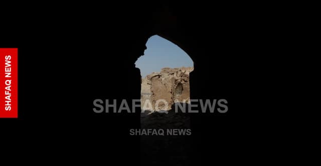قصر الرحبة.. ذاكرة تاريخية على طريق الحج البري في صحراء النجف (صور)