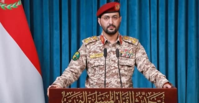 الحوثيون يتبنون قصف مطارين ومنشأتين غازية ونفطية في السعودية