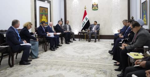 الزيدي لشركتي "توتال" و"كونوكو": نريد استثمار الغاز وإيقاف استيراده نهائياً