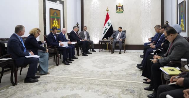 الزيدي لشركتي "توتال" و"كونوكو": نريد استثمار الغاز وإيقاف استيراده نهائياً