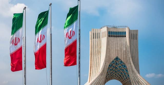 توومەتبارکردن 97 ئیرانی وە "گەندەڵی لەبان زەوی" لە ماوەی جەنگ وەرد ئەمریکا