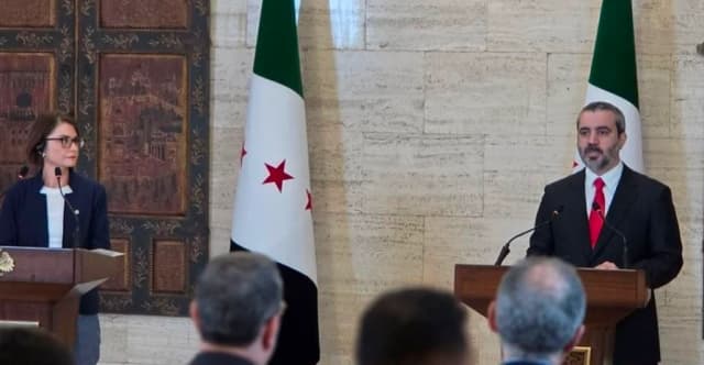 بينهم ضباط كبار.. 18 متهماً بملف الأسلحة الكيميائية في سوريا أمام القضاء