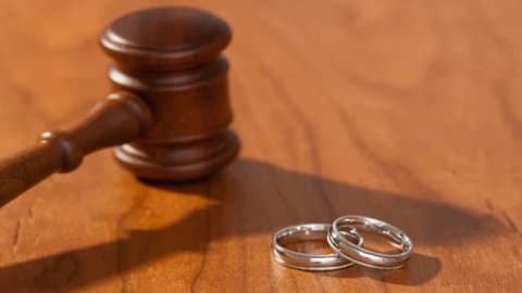 ئاماریگ فەرمی.. زیاتر لە 35 هەزار مارەبڕین و 6700 تەلاق لە عراق لە مانگ ئەیلوول گوزەشتە