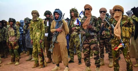 "داعش" يدمر قاعدة عسكرية ويقتل 20 جندياً في نيجيريا