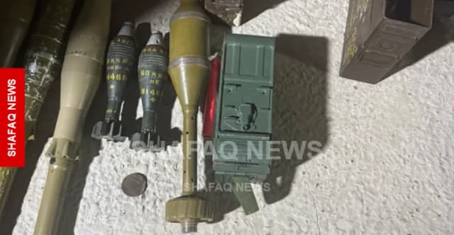 ضبط صواريخ وعبوات ومخبأ أسلحة داخل حسينية بمدينة بغداد واعتقال حارسها