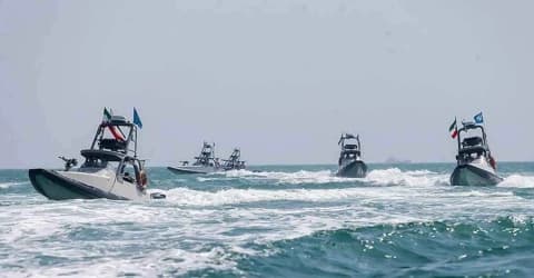 سوپای پاسداران شکیان نەفتهەڵگریگ گەپ وە مینیگ دەریایی لە هورمز راگەینێد