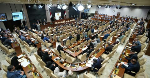 Iraq parliament names two replacements after ministerial appointments