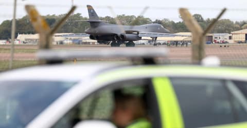 قضية قاعدة فيرفورد.. بريطانيا تعيد اعتقال شخصين لارتباطهما بإيران