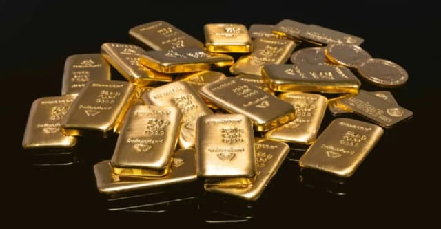 للجلسة الرابعة على التوالي.. الذهب يواصل التراجع أمام قفزات النفط