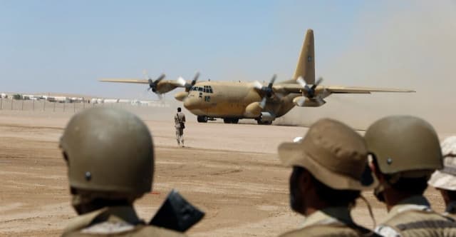 القوات اليمنية تعلن اعتراض مسيرة وتحييد 285 عنصرا وقياديا من الحوثيين