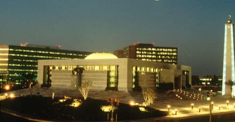 "أرامكو" السعودية تخلي موظفيها من مقرها الرئيس والعمل عن بُعد
