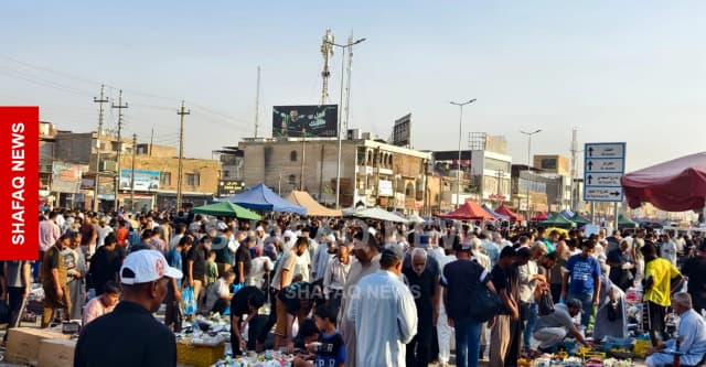 سوق الجمعة في البصرة إرث شعبي يواجه ضغوطاً اقتصادية ومطالبات بتنظيمه (صور)