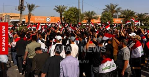 في ساحة التحرير.. المتظاهرون يحيون الذكرى السابعة لاحتجاجات تشرين (صور)