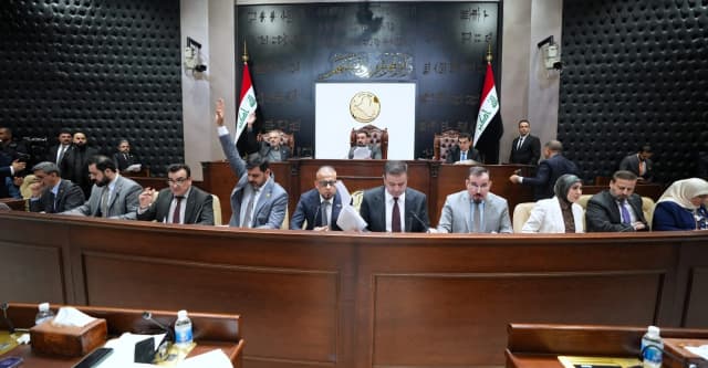 البرلمان يقر إجازة الموظف لخمس سنوات ويرفع جلسته (وثيقة)