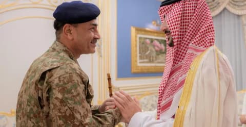 رويترز: مسؤولون من دول "اتفاقية مكة" يجتمعون في طهران اليوم