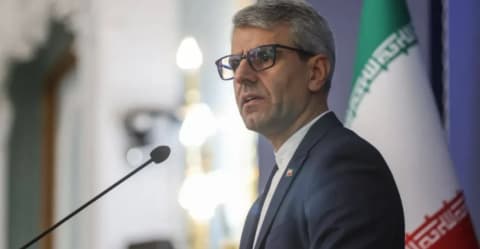 ئیران: سزا ئەمریکییەیل کاریگەری لەبان عراقییەیل دیرن و وەدۊاچگن ئەرا دووارە وازکردن سنوورەیل کەیمن