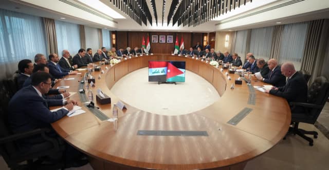 الزيدي وحسان يترأسان مباحثات موسعة ويبحثان إنشاء منطقة حرة بين العراق والأردن