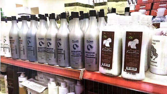بغداد.. ضبط أكثر من ألفي كارتون من مستحضرات التجميل المخالفة