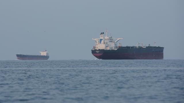 Iranian cargo vessel struck near Qeshm Island as Oman delays Tehran-Gulf talks
