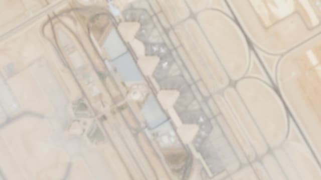 السعودية تتصدى لهجمات وتعلن استئناف الرحلات بمطار الرياض رغم تهديدات الحوثيين
