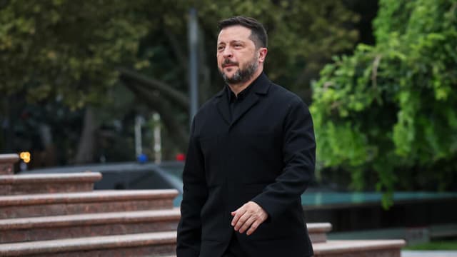 Zelensky says Ukraine ready to de-escalate if Russia halts strikes
