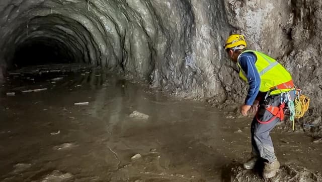 Search continues for tunnel workers in Nepal floods