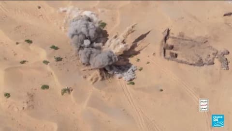 Yemen govt forces, Houthi rebels battle for control of Red Sea gateway