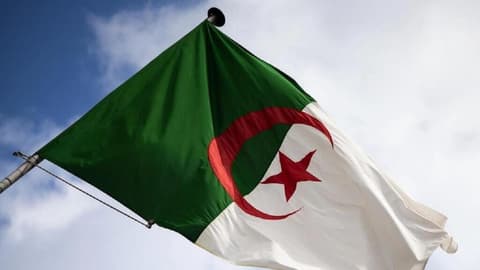 في واحدة من أشد صحارى العالم قسوة... الجزائر تحوّل ثكنة عسكرية في تنزروفت إلى سجن لمهربي المخدرات