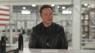 Musk talks up potential merger of SpaceX and Tesla