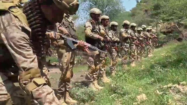 Yemen launches more than 1,000 strikes in bid to retake territory lost to Houthi rebels