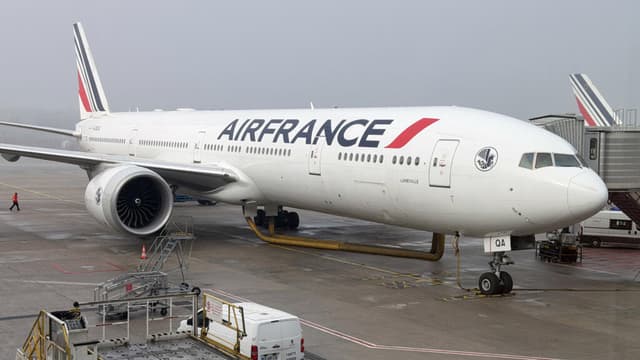 Air France bets on caviar and champagne to lure luxury flyers