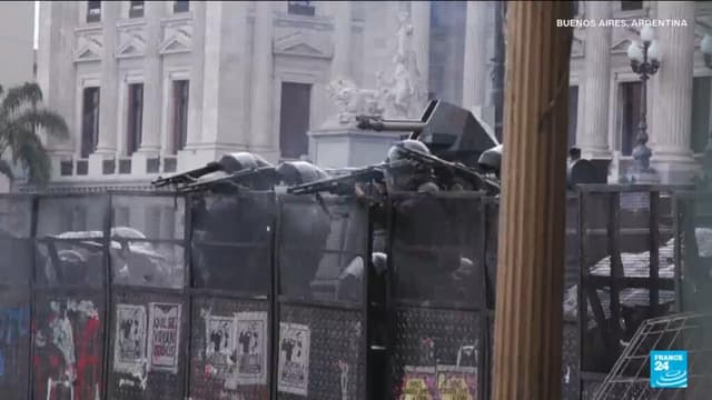 Argentine demonstration over education cuts ends in clashes