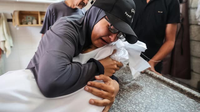 قتلى فلسطينيون في قصف مكثف على غزة وإسرائيل تعلن اعتقال عنصر بارز في حماس