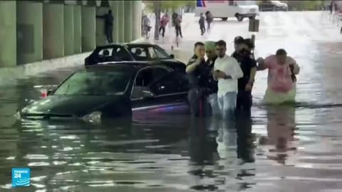 كندا.. فيضانات مفاجئة تغرق شوارع تورنتو خلال لحظات بعد عاصفة عنيفة